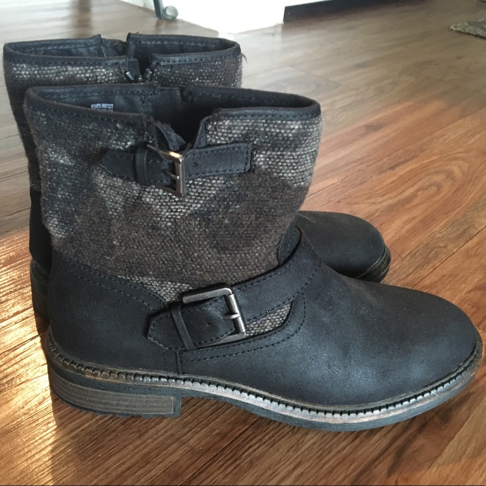 Short boots